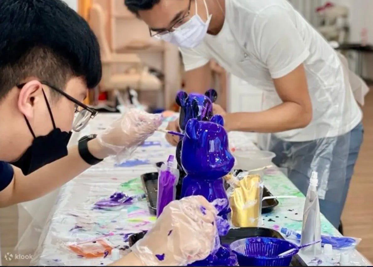 Pouring Art Workshop