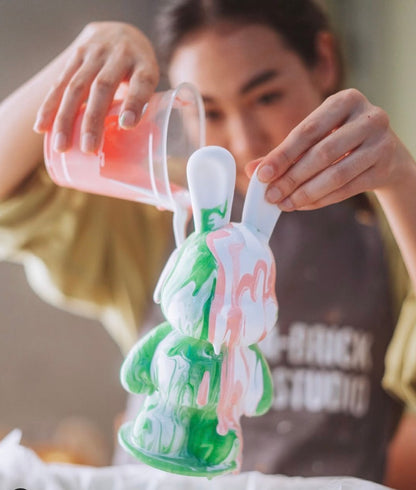 Pouring Art Workshop